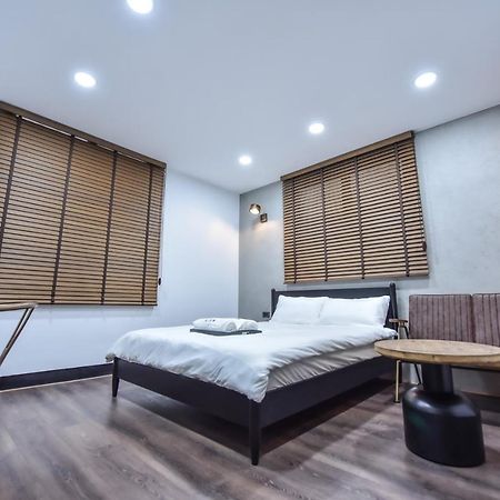 Eryang Homestay Tainan Buitenkant foto