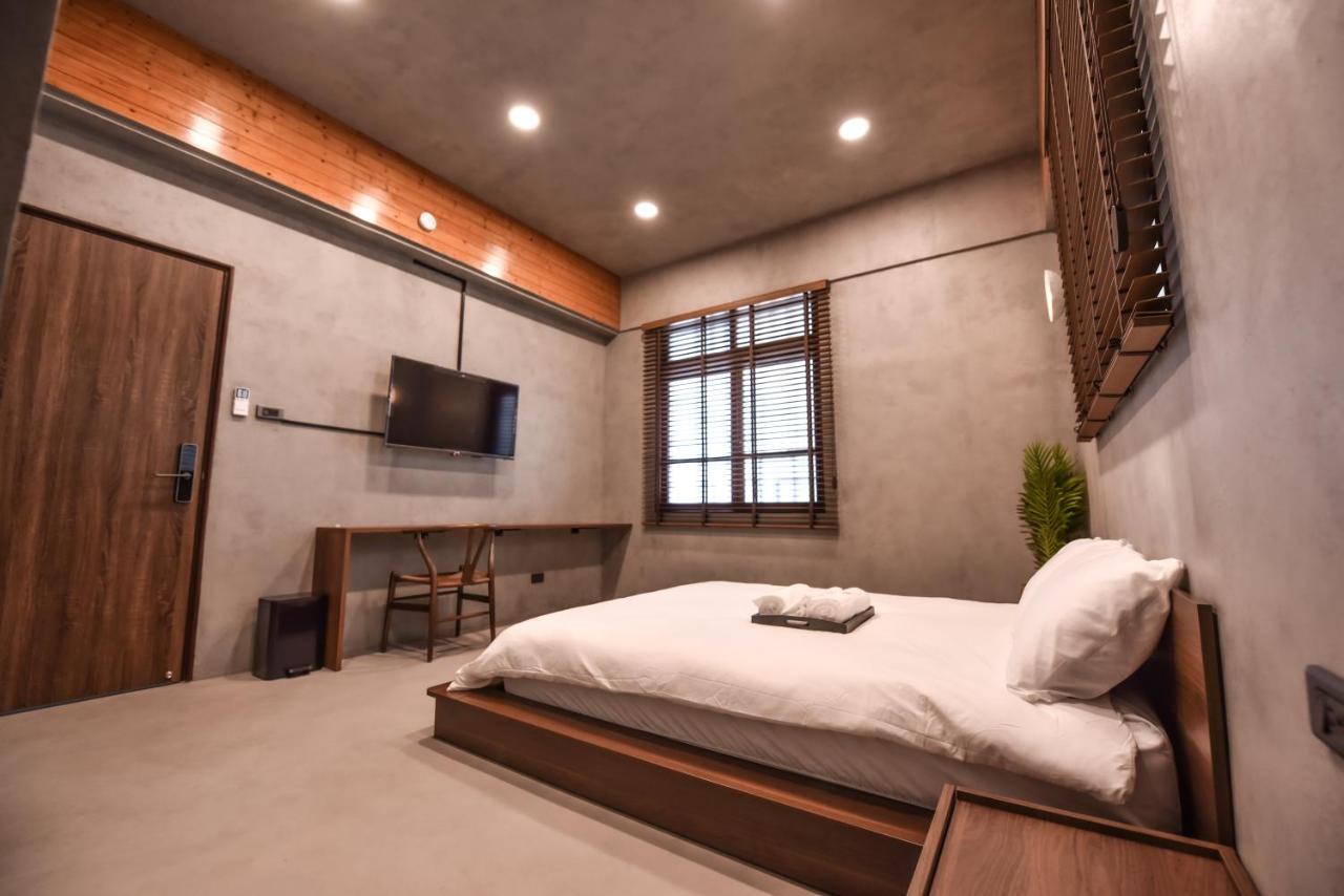 Eryang Homestay Tainan Buitenkant foto
