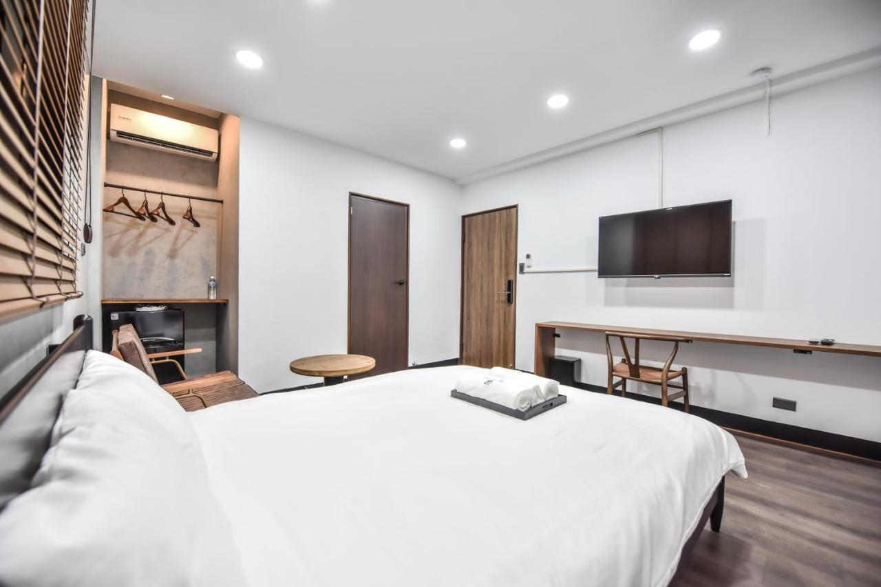 Eryang Homestay Tainan Buitenkant foto