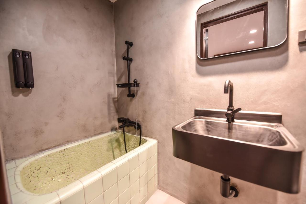 Eryang Homestay Tainan Buitenkant foto
