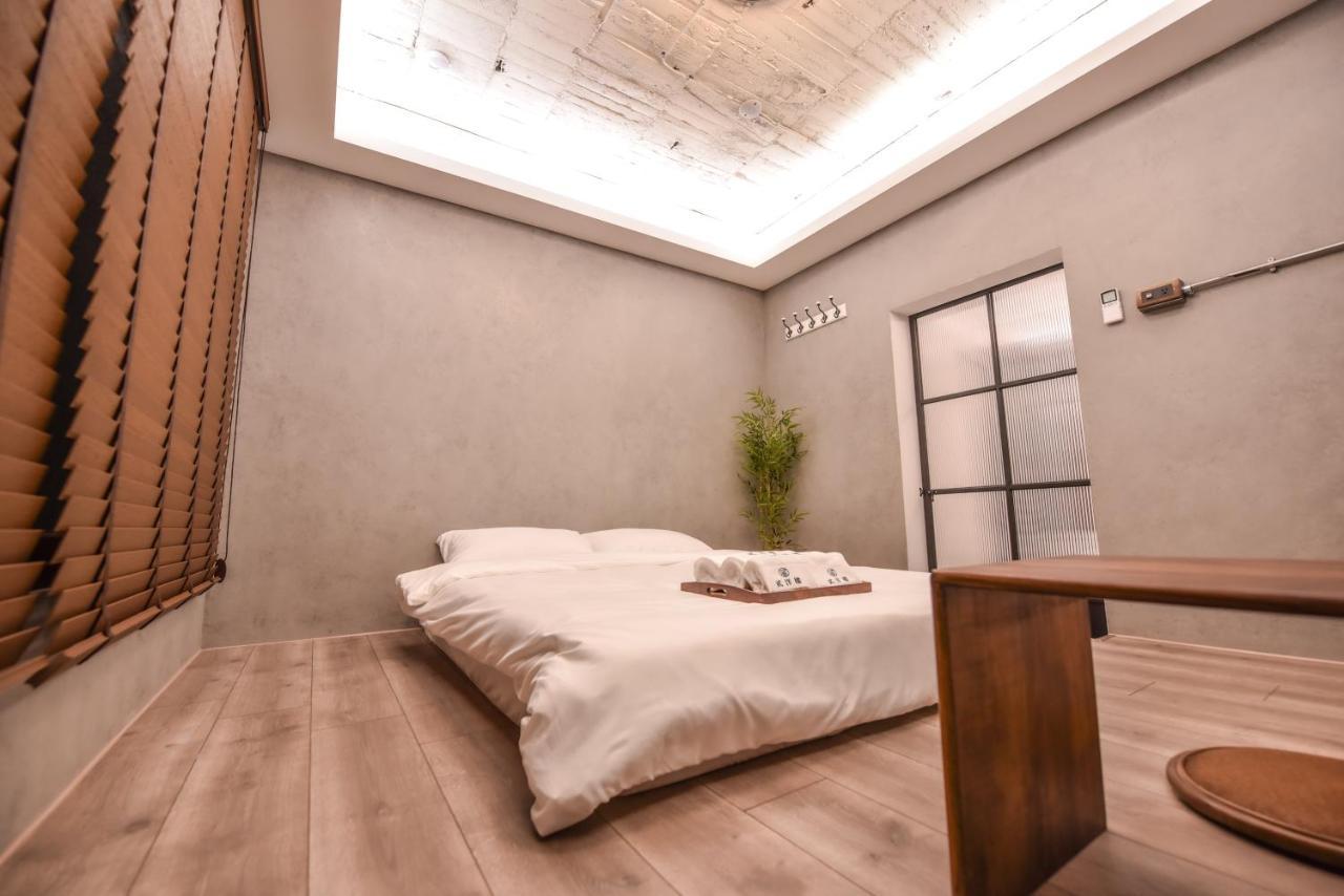 Eryang Homestay Tainan Buitenkant foto