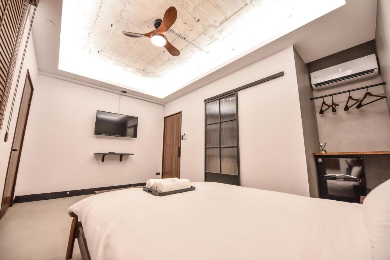 Eryang Homestay Tainan Buitenkant foto