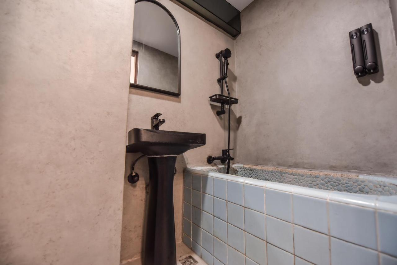 Eryang Homestay Tainan Buitenkant foto