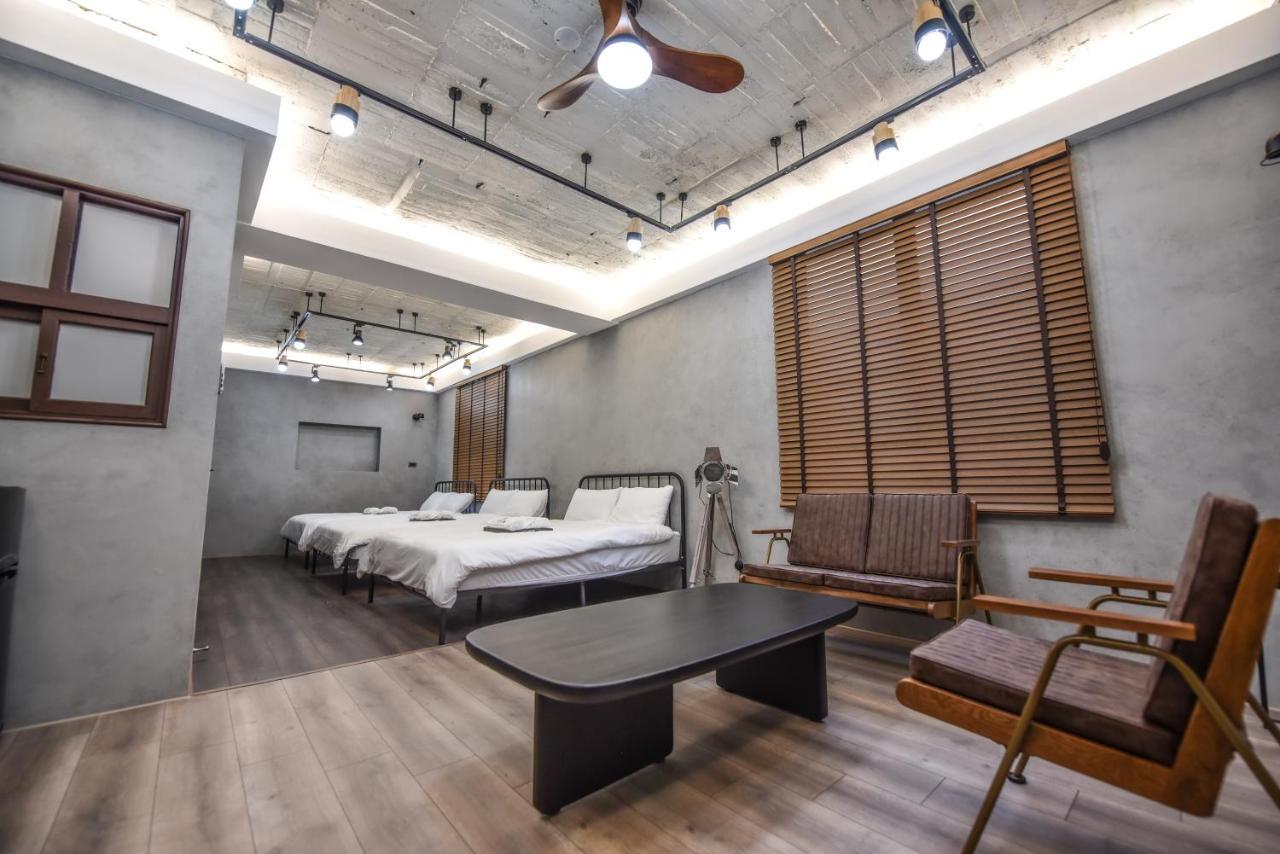 Eryang Homestay Tainan Buitenkant foto